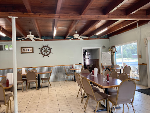 Capt Kelly's Grill - Visual