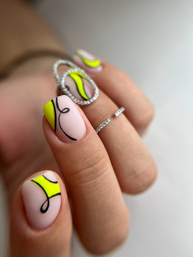 GLOW • Beauty Salon - Thumbnail