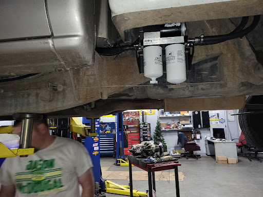 Bubba's Garage - Visual