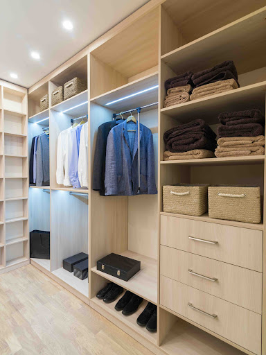 Un dressing, ce n’est pas juste une armoire en plus ....
