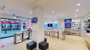 Photo n°25 de Boutique SFR Poissy à Poissy (Opérateur téléphonique)