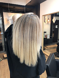 Photo n°3 de Magaly L’Artisan Coiffeur Barbier à Milly-la-Forêt (Barbier)