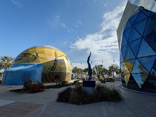 Dali Lives - Visual