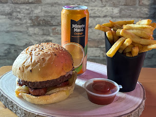 Photo n°2 de La Friterie d ‘Angie à Loudéac (Restaurant de hamburgers)