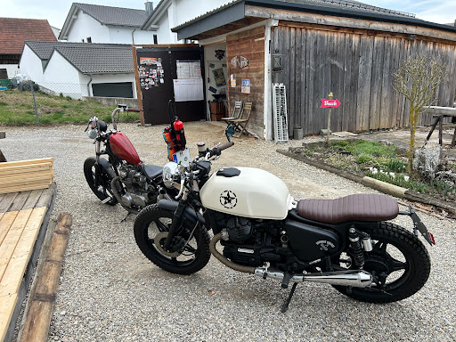 Dynamit Garage - Visual