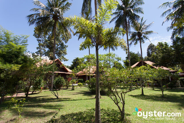 Coral Hotel Bangsaphan โรงแรมบางสะพานคอรัล by null