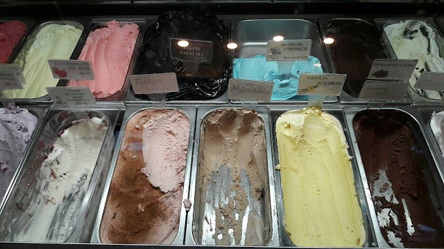 Azúr Fagyizó *****