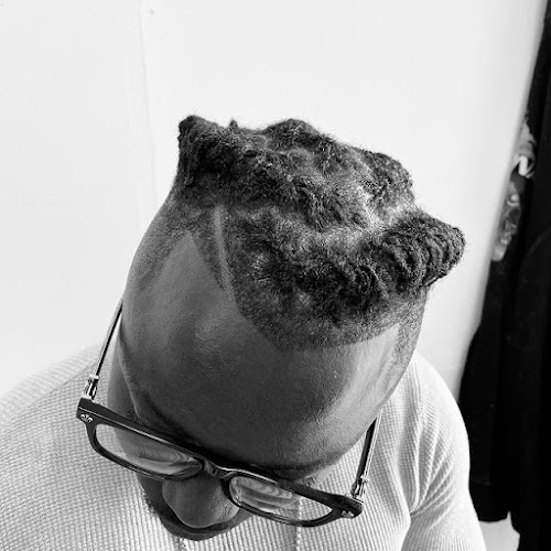 Kay Onpoint Barber’s - London