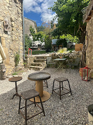 Photo n°21 de PAS NORMAL Association Loi 1901 Café Boulangerie Evénement Apartments à Menglon (Café)