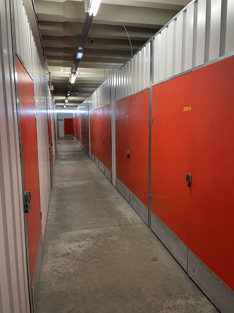 Len's Self Storage Edinburgh, Sighthill - Storage Units photo 3
