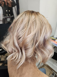 Photo n°13 de L' essentiel by L (Coiffeur-Créateur) à Mudaison (Salon de coiffure)