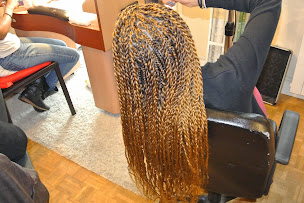 Photo n°8 de Salon afro à Creil (Salon de coiffure)