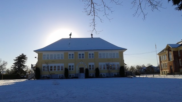 Sir Guy Carleton Elementary School
