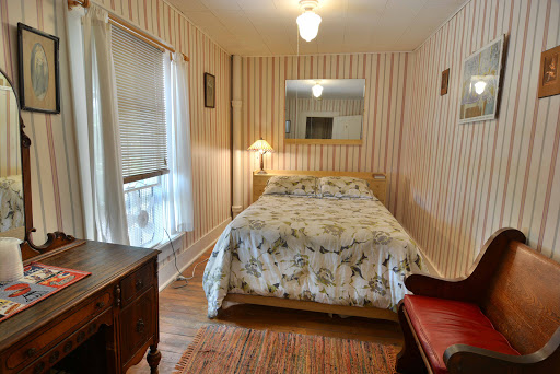 Greunke's First Street Inn & Dining Gallery - United States