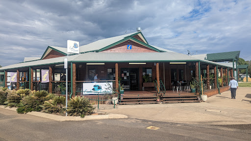 Cafe On Second - Visual