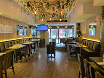 L'Avenue à Rueil-Malmaison