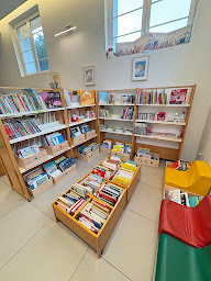 Photo n°10 de Médiathèque municipale à Le Buisson-de-Cadouin (Bibliothèque)