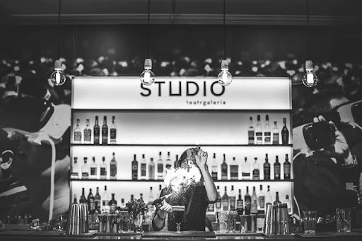 Bar Studio