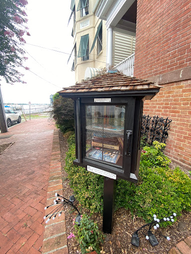 Little Free Library 119883 - Thumbnail