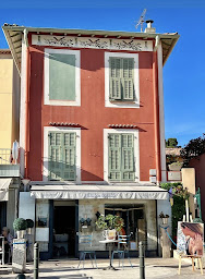Photo n°9 de HELL'S & BULLES à Saint-Jean-Cap-Ferrat (Bijouterie)