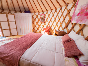 Photo n°4 de Yourtissimo - Yourtes en Auvergne à Laprugne (Hôtel)