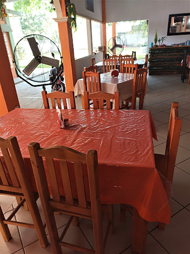 Restaurante mi rinconcito y pollos/ Alitas Mamalonas