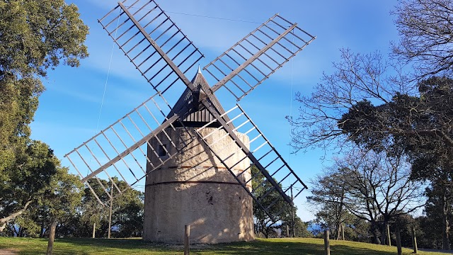 Les Moulins De Paillas