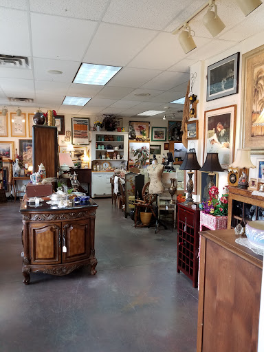 Silver Key Thrift Store: Tri-Lakes - Thumbnail