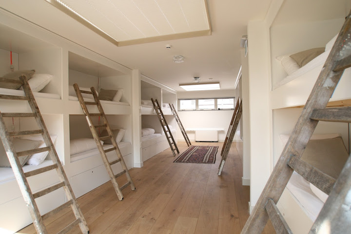 Hello I'm Local by null