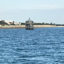 Photo n°12 de VTC CABOUEST La Rochelle - Ile de Ré, Ile d'Oléron, transfert gare La Rochelle et aéroport La Rochelle. à La Rochelle (Service de chauffeur particulier)