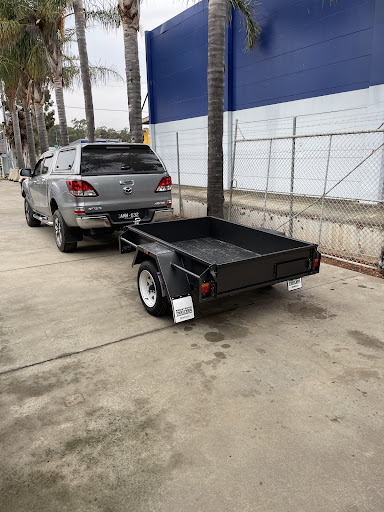 Armstrong Trailers - Visual