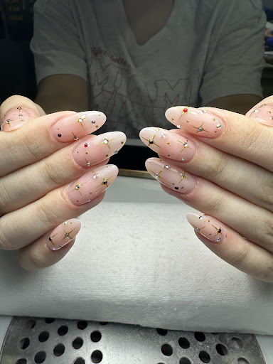 Floral Nails & Lashes 100