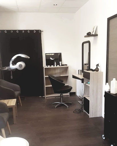 Chez le coiffeur peyrestortes - Thumbnail