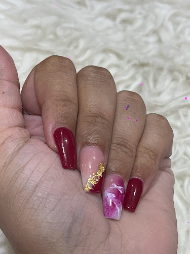 Luxury Nails Fort Lauderdale interior view