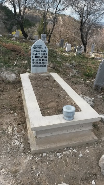 Ahi Erbasan Cemetery