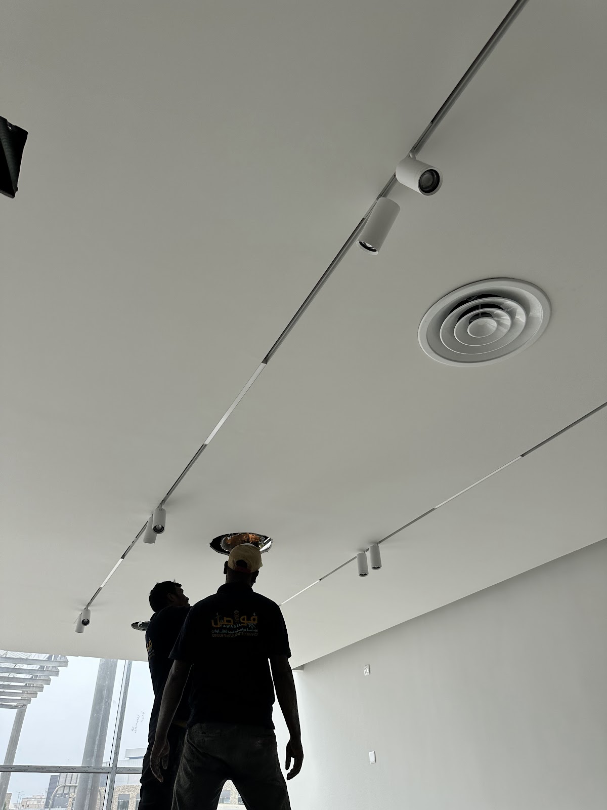 الاردواز الفضي للمقاولات (أنظمة التكييف المخفي والمركزي VRF GMV5) - صورة 5