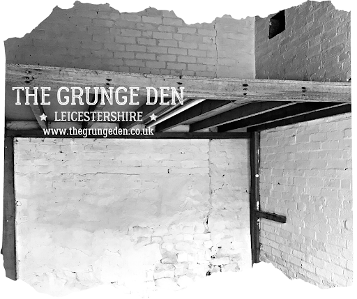 The Grunge Den - Thumbnail