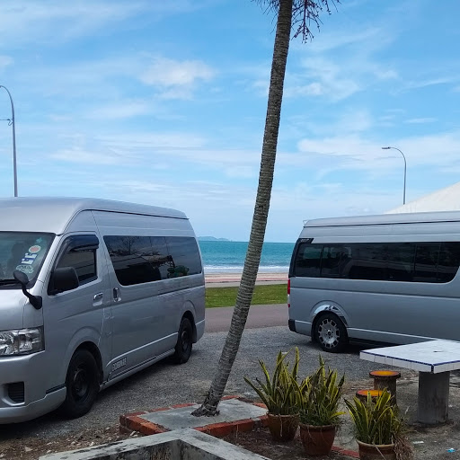 Singapore big taxi 9&13seater - Thumbnail