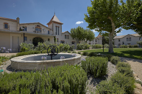 Château St Pierre de Serjac by null