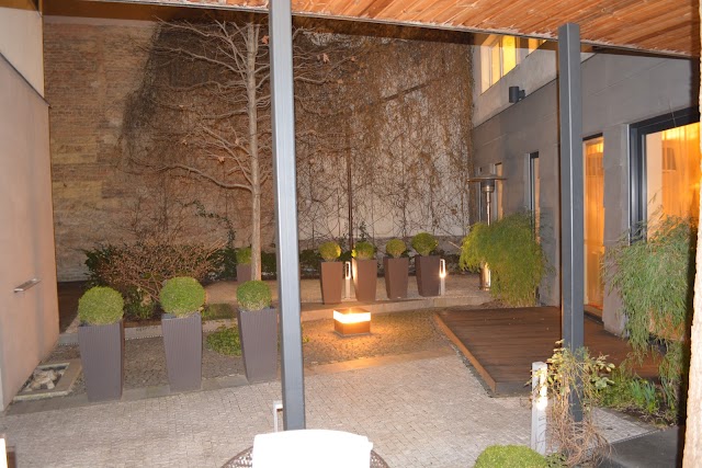 Three Crowns Hotel