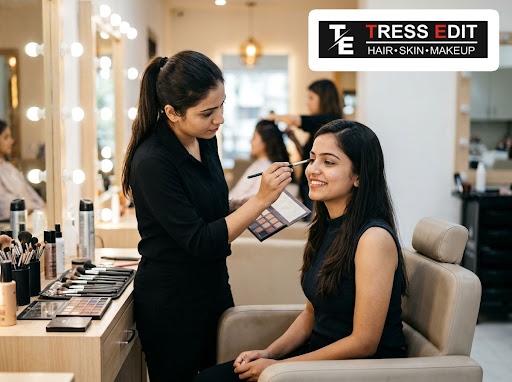 Get party‑ready with flawless, long‑lasting makeup at Tress Edit Salon, Manjalpur. Our expert art…