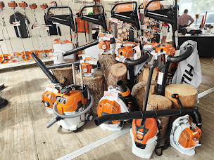 Photo n°22 de Collard et Fils Châlons-en-Champagne (l'activité cycle est ouverte du mardi au samedi de 9h-12h/14h-18h30) à Châlons-en-Champagne (Concessionnaire de remorques)