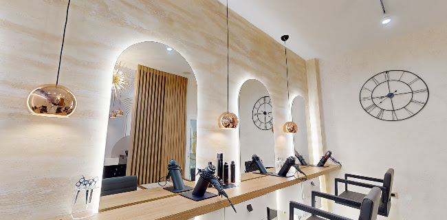Recenzije Frizerski salon i studio ljepote Manuela u Zagreb - Brijačnica
