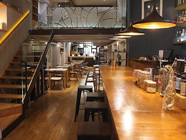 Crudo Bar