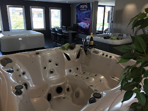 Photo n°2 de SPA 84 à Le Thor (Magasin de spa)