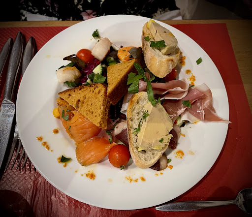 Photo 1 - Ti Resto
