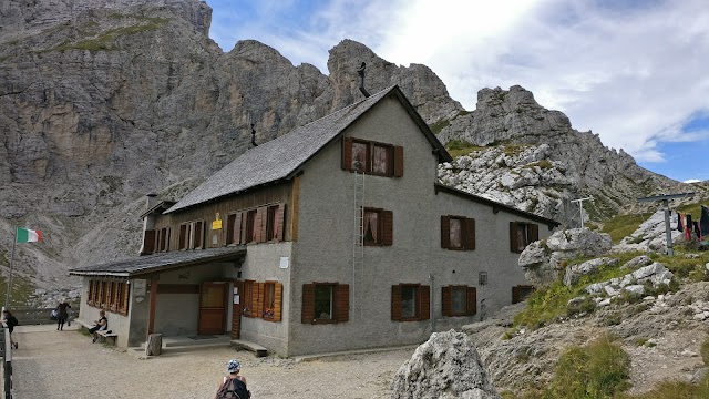 Rifugio Sonino al Coldai