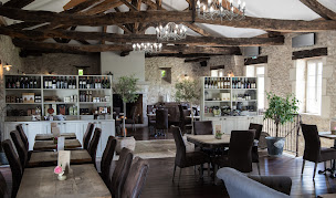 Photo n°1 de Le Caillau - Fermé pour congés d’hiver jusqu’en mars 2026. à Vire-sur-Lot (Restaurant de cuisine européenne moderne)