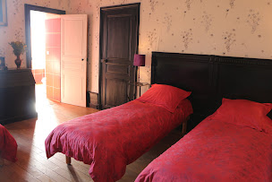 Photo n°8 de Chateau de la Pierre à Cérilly (Centre de yoga)