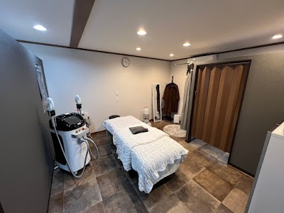 脱毛&リンパマッサージ Emiluca-エミルカ-